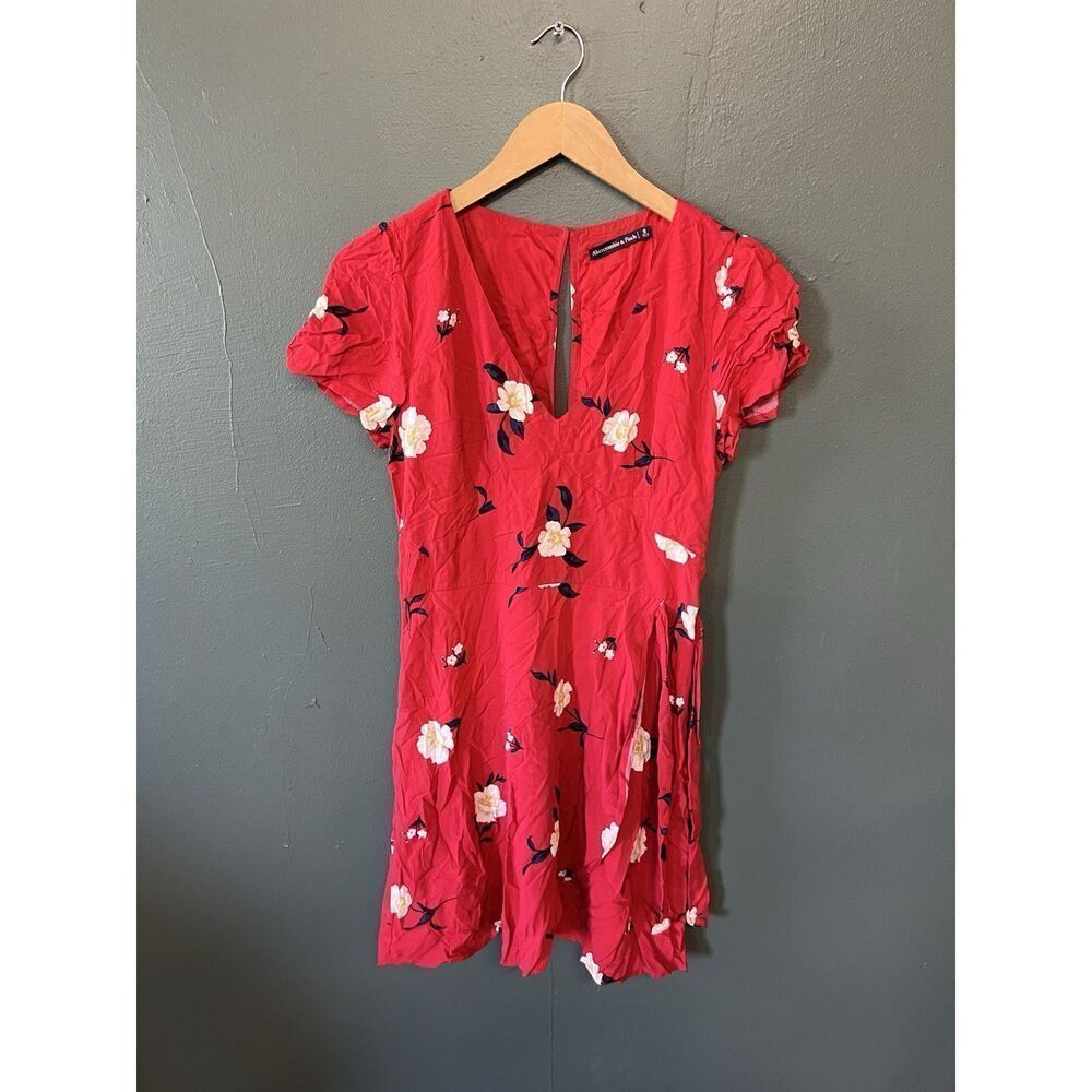 Abercrombie & Fitch Womens Red Floral Pattern Short Sleeve Jumpsuit Size Small